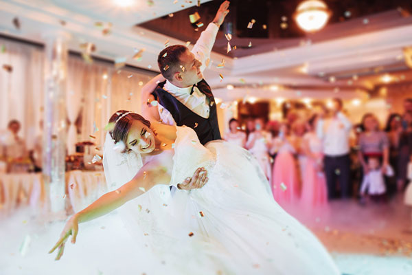 Hochzeitstanzkurs in Dresden – Brautpaar tanzt